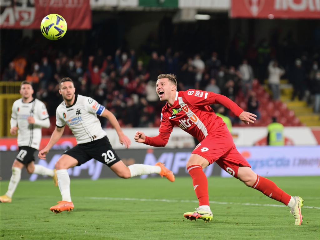 以蒙扎对阵强队的比赛为例，他们在数据上全